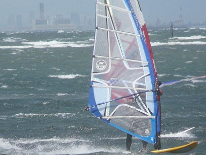 亡き母や海見る度に見る度に（小林一茶）　富津岬で撮影